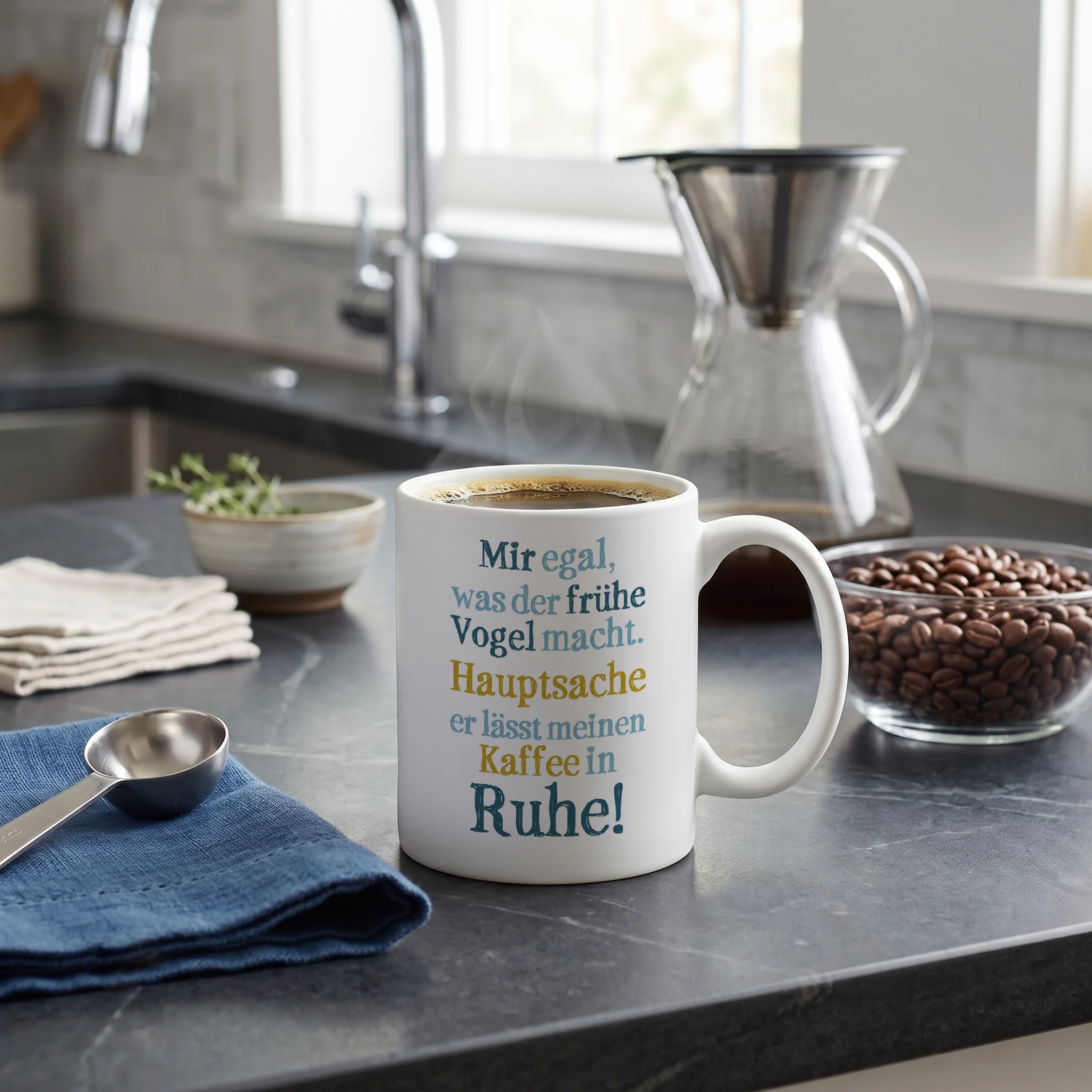 Mir egal, was der frühe Vogel macht. Hauptsache er lässt meinen Kaffee in Ruhe! Mir egal, was der frühe Vogel macht. Hauptsache er lässt meinen Kaffee in Ruhe!